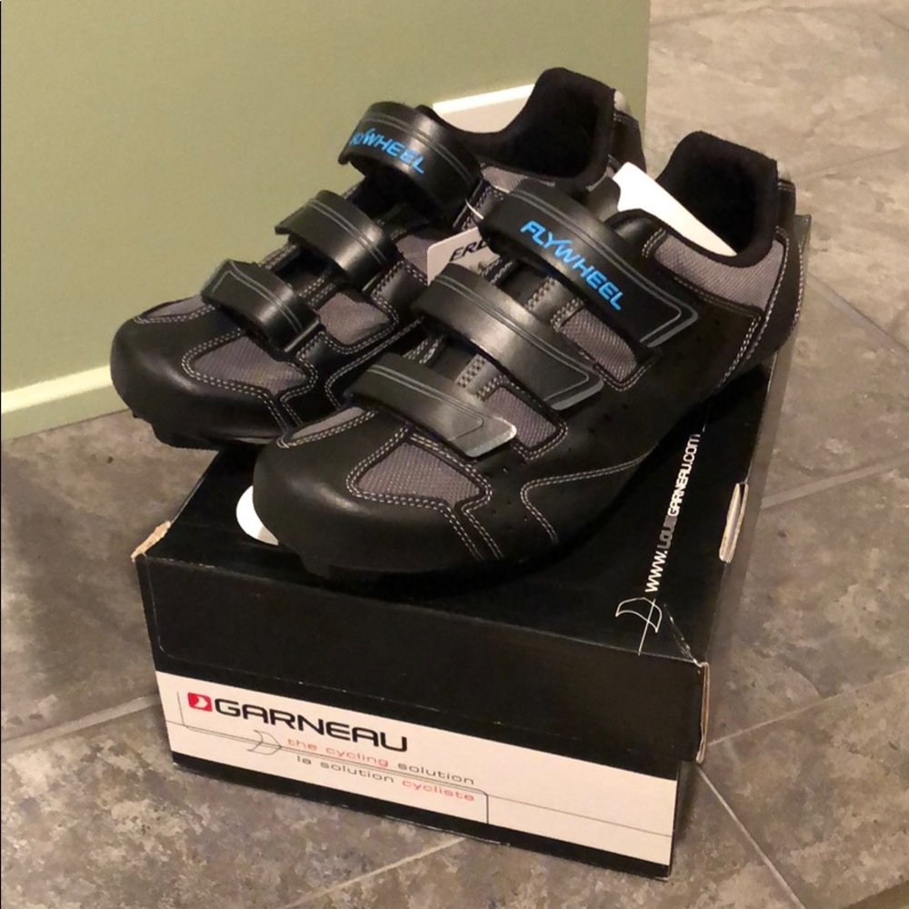 Garneau Cycling Shoes (Men Size 9.5 / 43 EU)